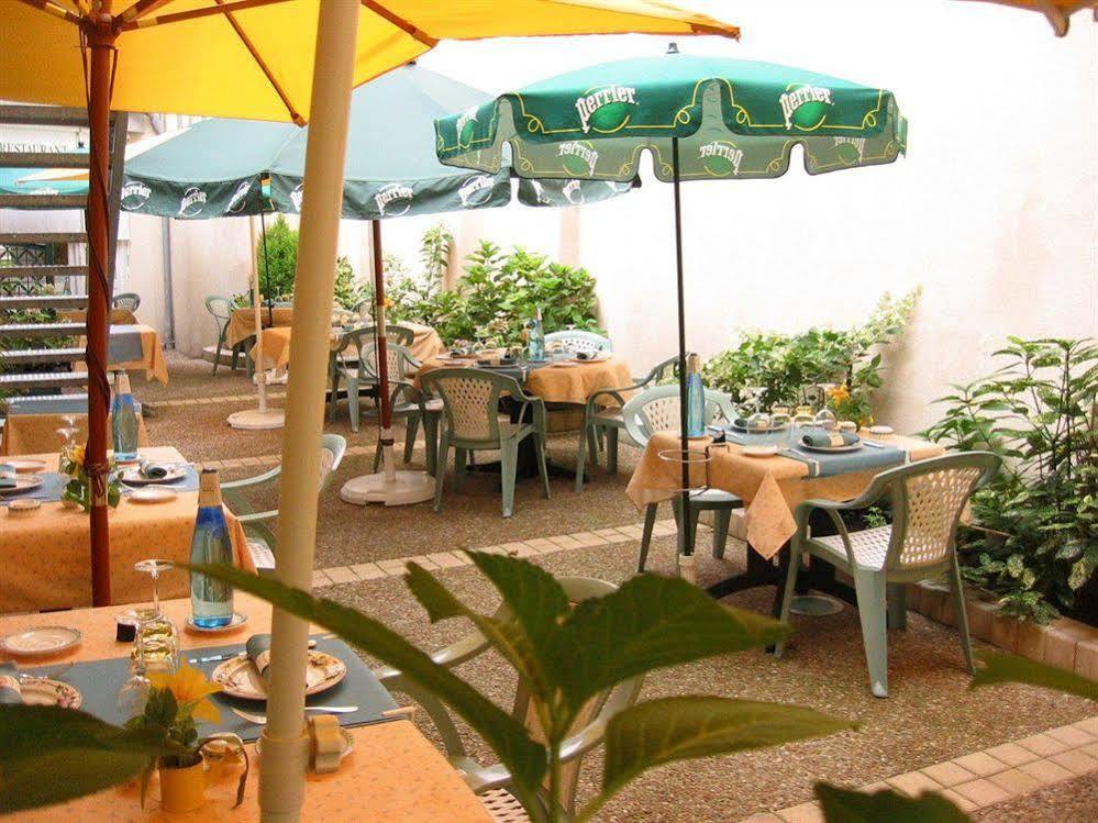Logis Hotel Restaurant La Boule D'Or Chinon Luaran gambar